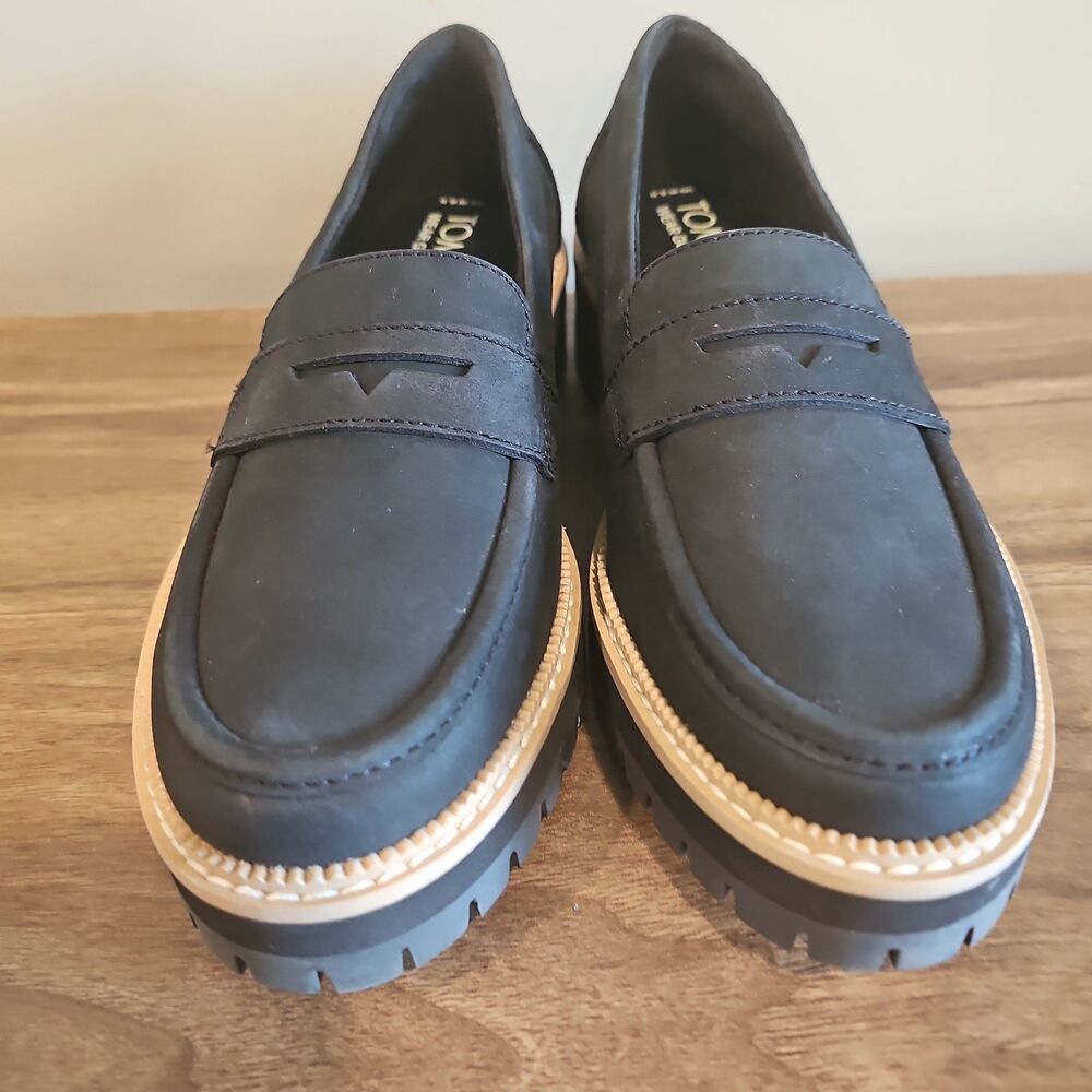 TOMS Wear Good Black Platform Leather Penny Loafers Womans Size 6.5 Like New - Picture 2 of 14